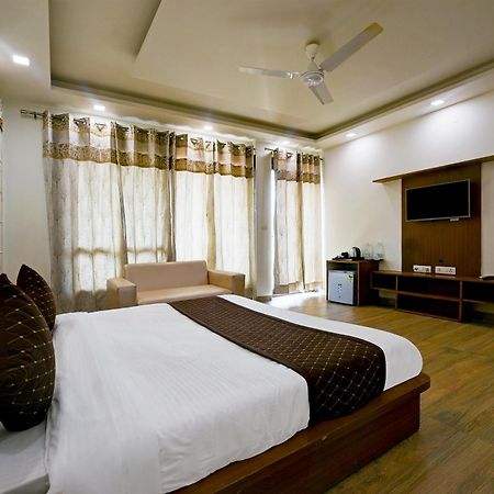 Hotel Leaf 9 Boutique, Near Golf Course Road And Galleria Market Gurgaon Exteriör bild