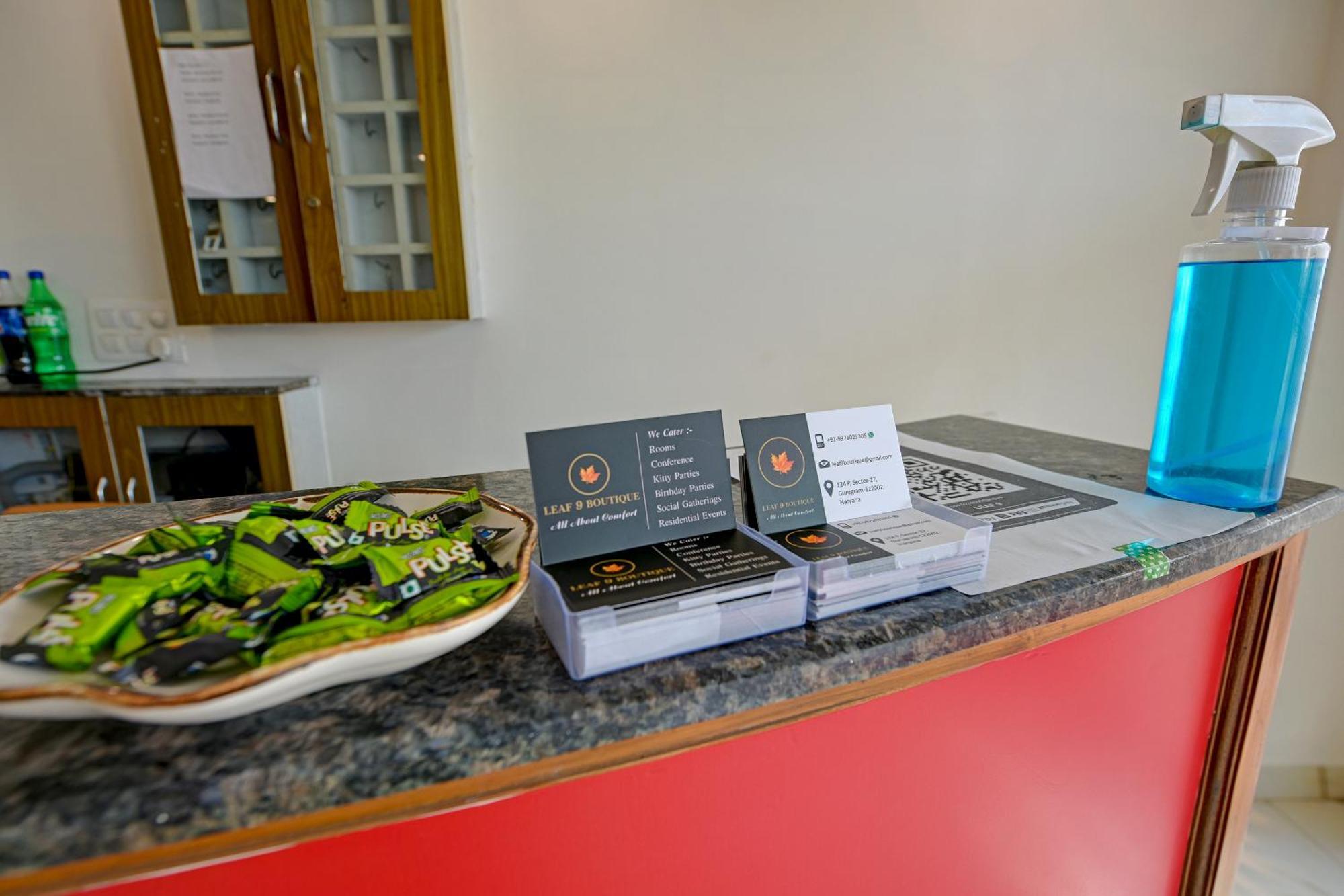 Hotel Leaf 9 Boutique, Near Golf Course Road And Galleria Market Gurgaon Exteriör bild