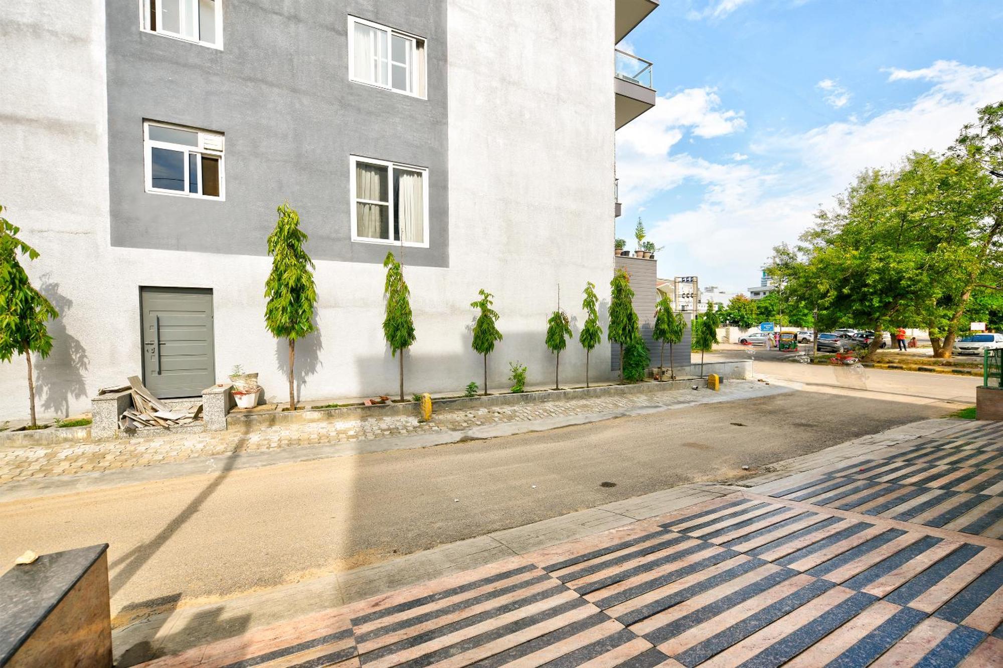 Hotel Leaf 9 Boutique, Near Golf Course Road And Galleria Market Gurgaon Exteriör bild