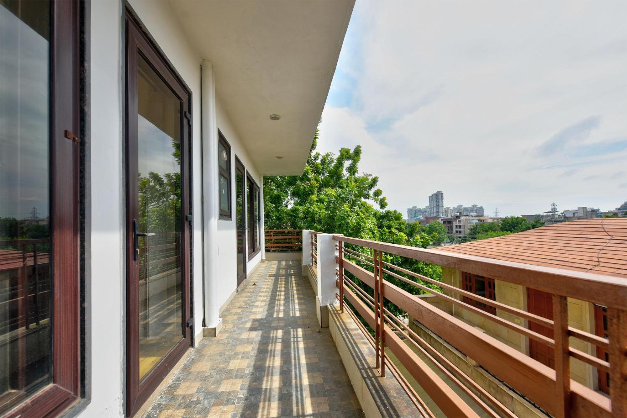 Hotel Leaf 9 Boutique, Near Golf Course Road And Galleria Market Gurgaon Exteriör bild