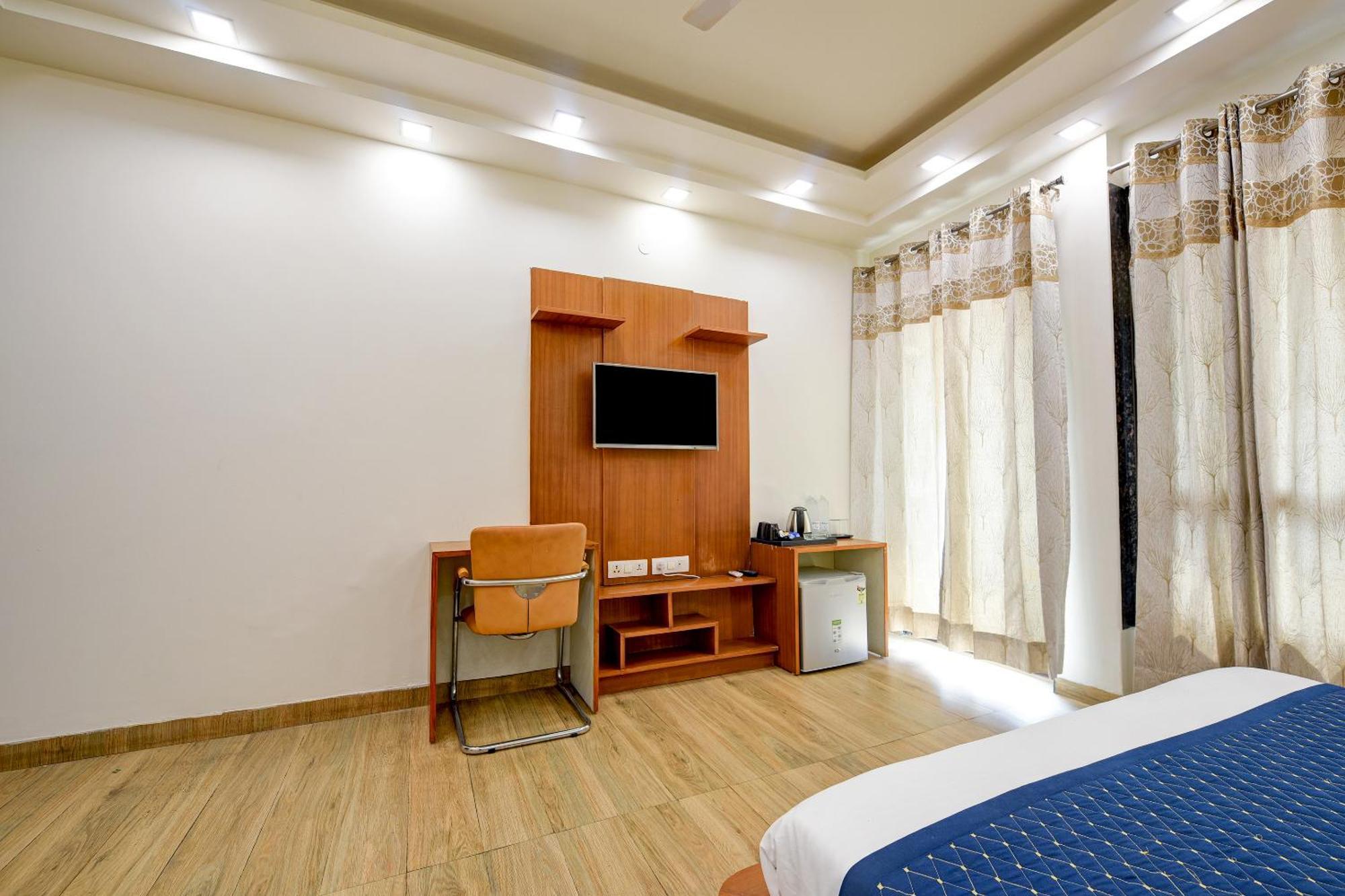 Hotel Leaf 9 Boutique, Near Golf Course Road And Galleria Market Gurgaon Exteriör bild
