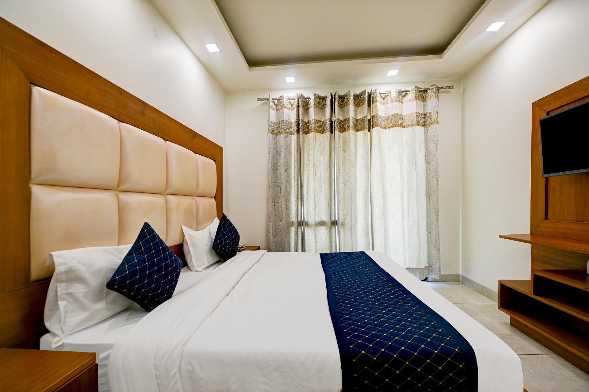 Hotel Leaf 9 Boutique, Near Golf Course Road And Galleria Market Gurgaon Exteriör bild