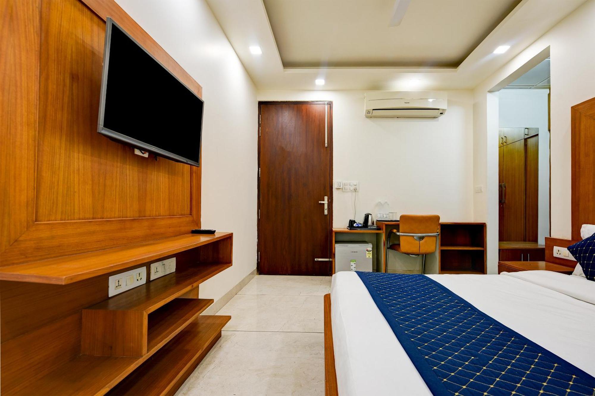 Hotel Leaf 9 Boutique, Near Golf Course Road And Galleria Market Gurgaon Exteriör bild