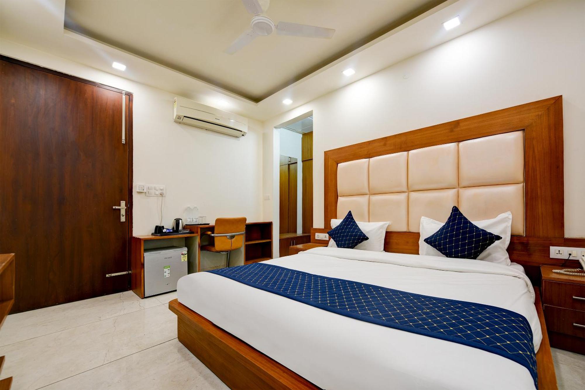 Hotel Leaf 9 Boutique, Near Golf Course Road And Galleria Market Gurgaon Exteriör bild
