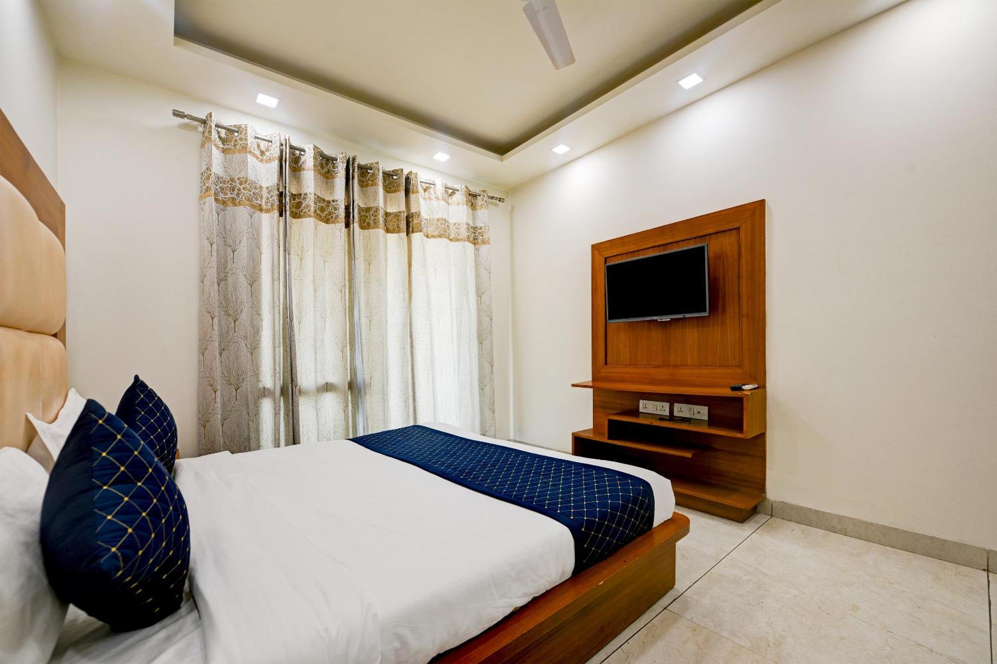 Hotel Leaf 9 Boutique, Near Golf Course Road And Galleria Market Gurgaon Exteriör bild