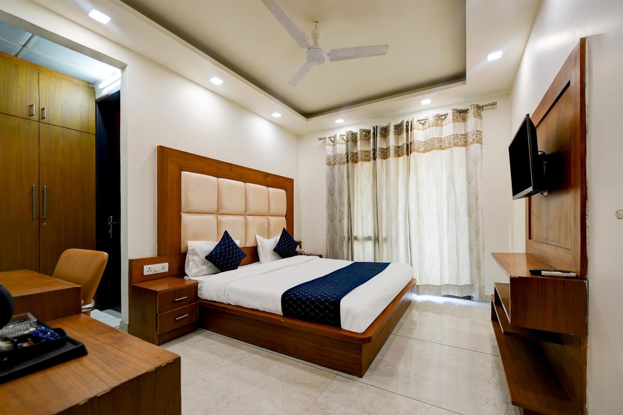 Hotel Leaf 9 Boutique, Near Golf Course Road And Galleria Market Gurgaon Exteriör bild