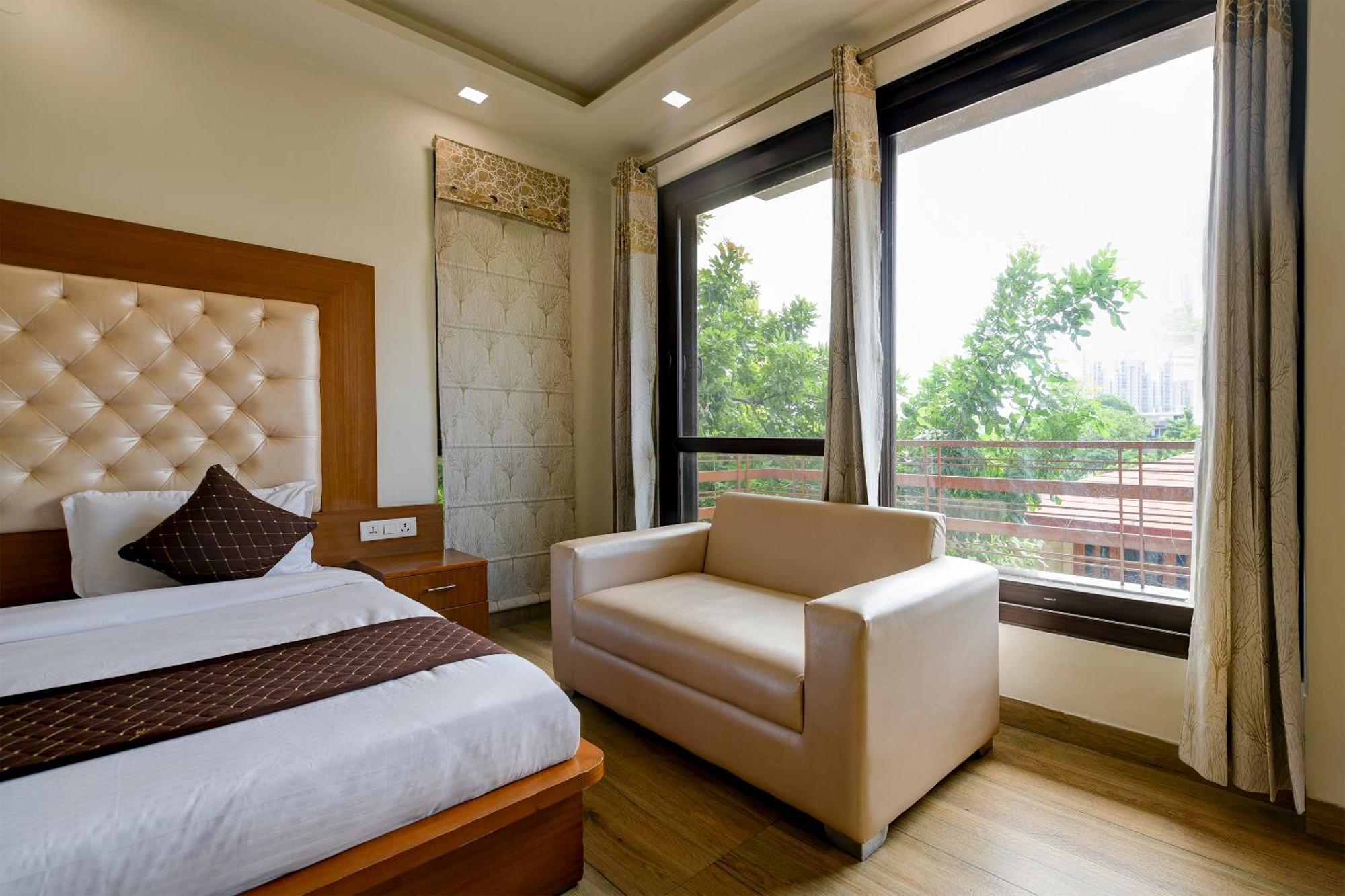 Hotel Leaf 9 Boutique, Near Golf Course Road And Galleria Market Gurgaon Exteriör bild