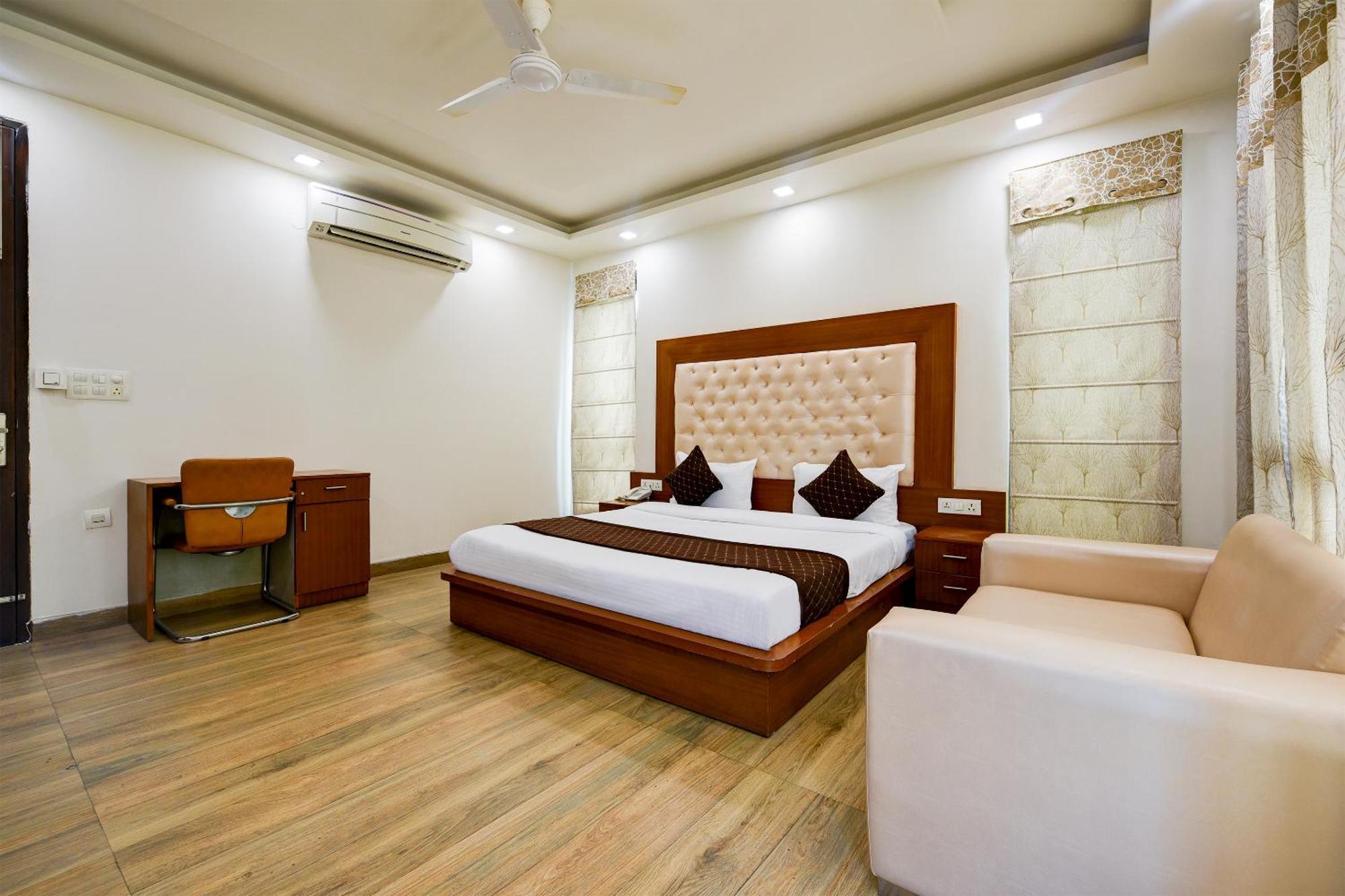 Hotel Leaf 9 Boutique, Near Golf Course Road And Galleria Market Gurgaon Exteriör bild