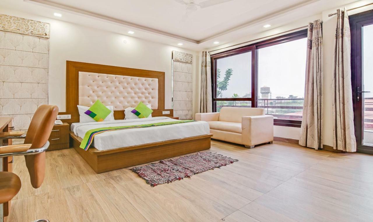 Treebo Trend Amexx Residency Sector 27 Hotell Gurgaon Exteriör bild